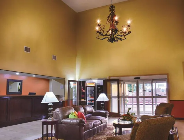 La Quinta Inn & Suites by Wyndham Alice hotel detail image 3