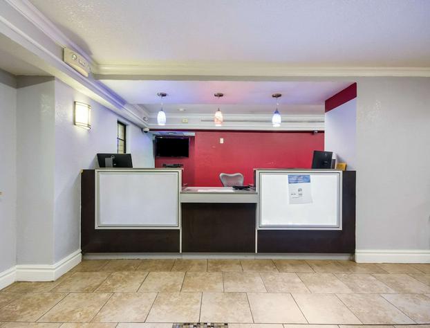 Econo Lodge hotel detail image 3