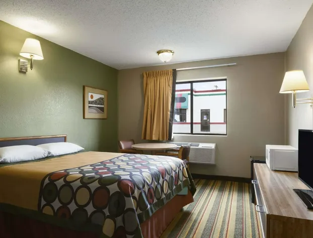 Super 8 by Wyndham Blackwell hotel detail image 3