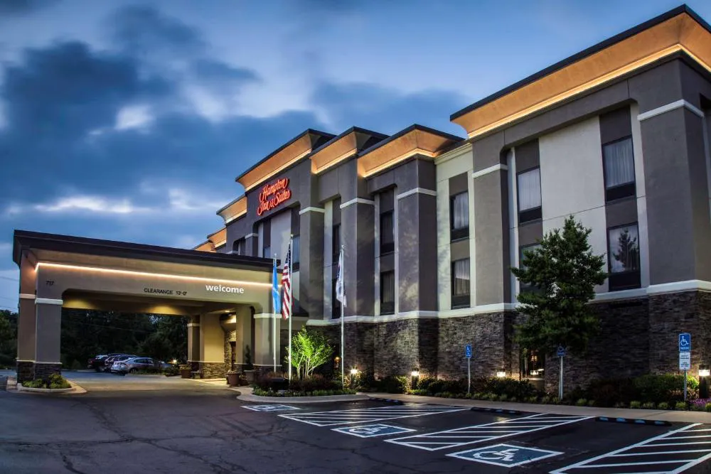 Hampton Inn & Suites Stillwater hotel hero