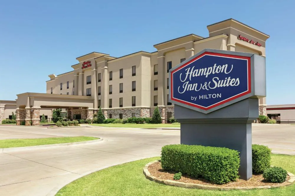 Hampton Inn & Suites Enid hotel hero