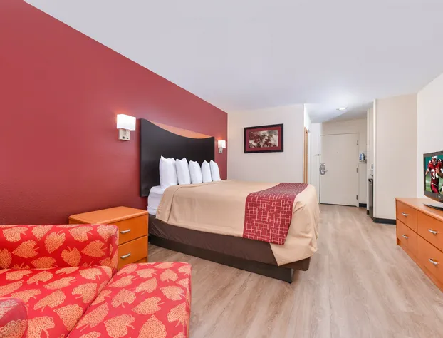 Red Roof Inn & Suites Danville, IL hotel detail image 4