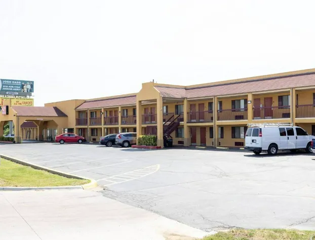 Econo Lodge McAlester hotel detail image 1
