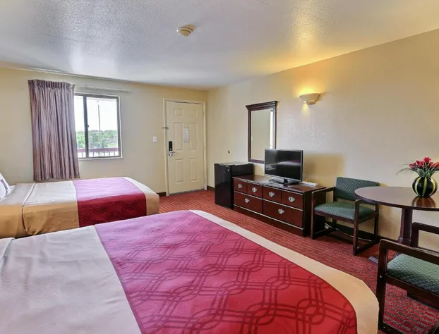 Econo Lodge McAlester hotel detail image 3