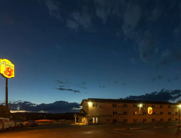 Super 8 by Wyndham Raton hotel detail image 3