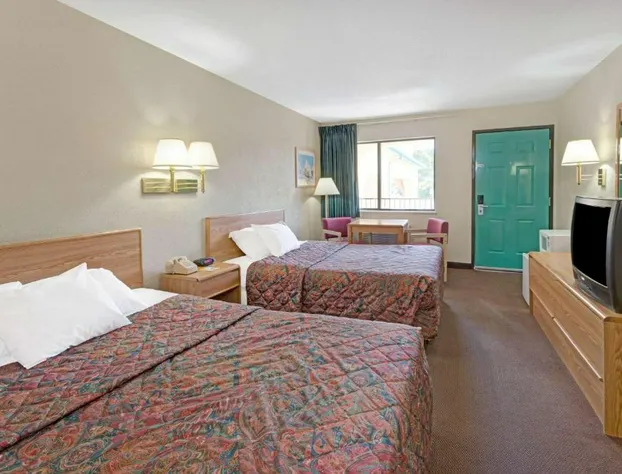 Days Inn by Wyndham Espanola hotel detail image 3