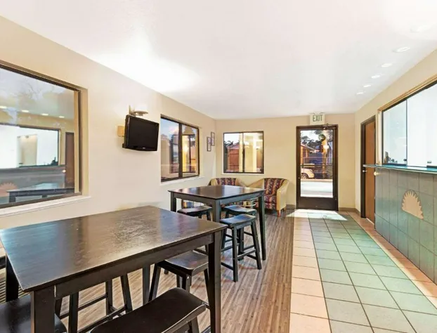 Days Inn by Wyndham Espanola hotel detail image 2