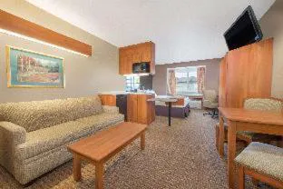 Microtel Inn & Suites by Wyndham Raton hotel detail image 2