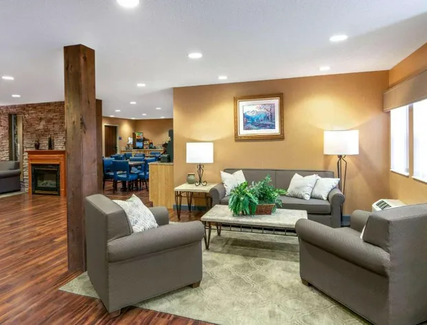 Microtel Inn & Suites by Wyndham Raton hotel detail image 4