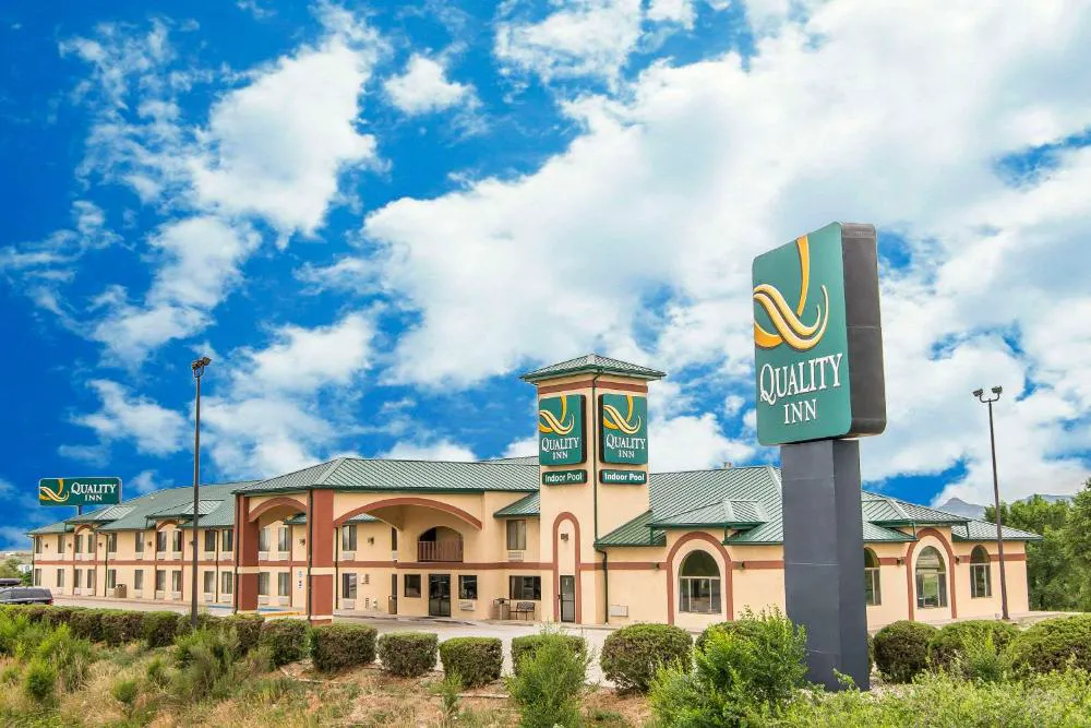 Quality Inn Raton, NM hotel hero