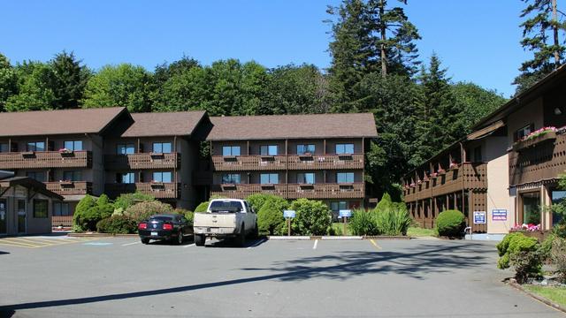 Ramada by Wyndham Campbell River hotel detail image 2