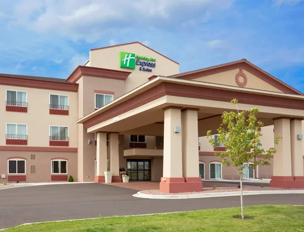 Holiday Inn Express & Suites Antigo by IHG hotel detail image 1