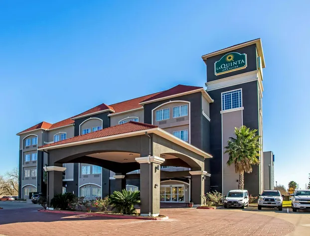 La Quinta Inn & Suites by Wyndham Columbus TX hotel detail image 2