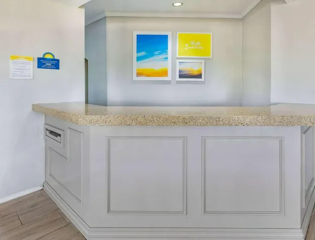 Days Inn & Suites by Wyndham Huntsville hotel detail image 4