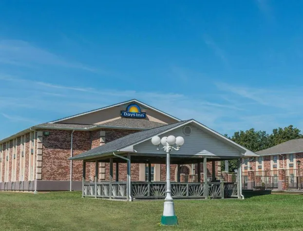 Days Inn by Wyndham Perryville hotel detail image 1