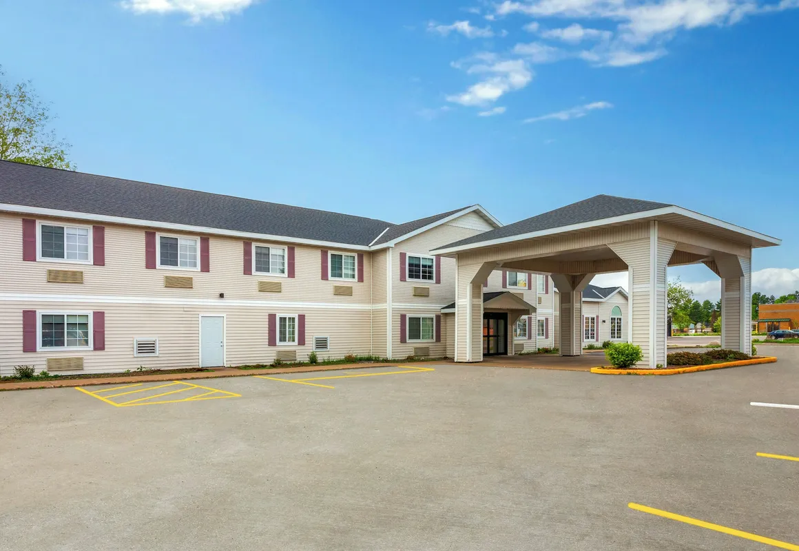 AmericInn by Wyndham Eagle River Downtown hotel hero