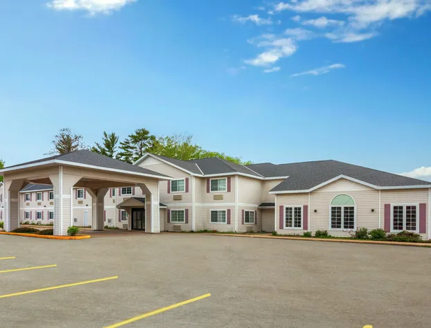 AmericInn by Wyndham Eagle River Downtown hotel detail image 2