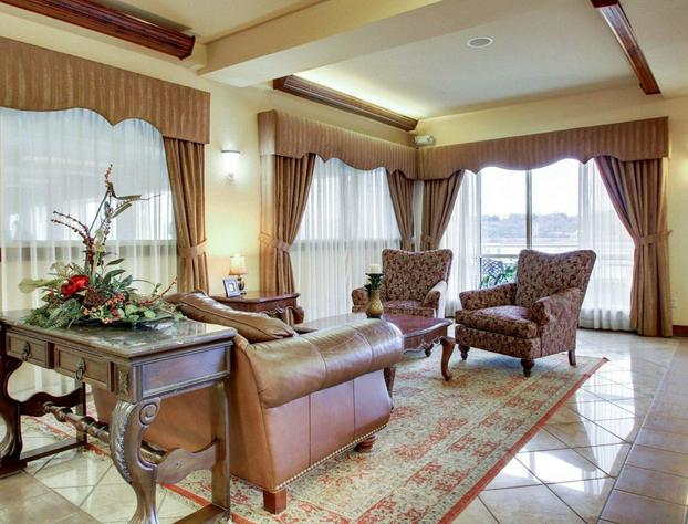 Clarion Suites hotel detail image 2