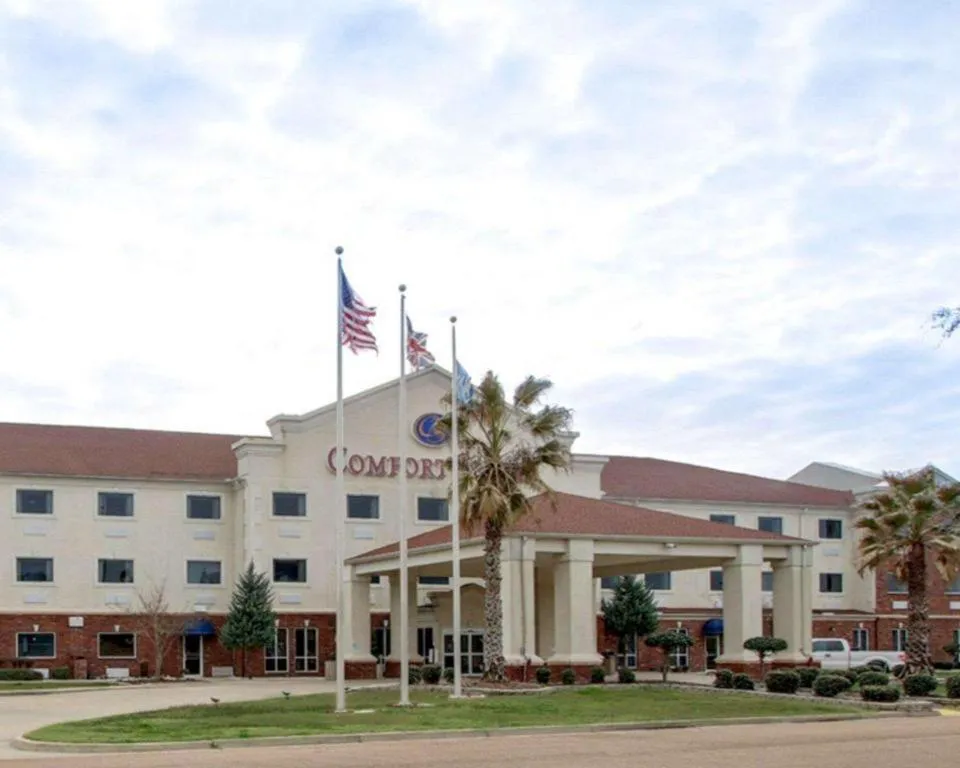 Clarion Suites Vidalia Riverfront hotel hero