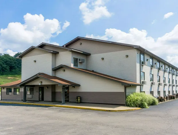 Super 8 by Wyndham Zanesville hotel detail image 2