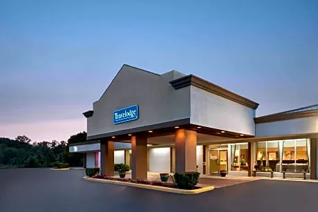 Travelodge by Wyndham Zanesville hotel hero