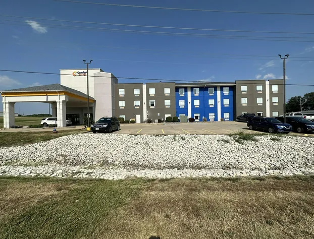 Comfort Suites Jackson-Cape Girardeau hotel detail image 1