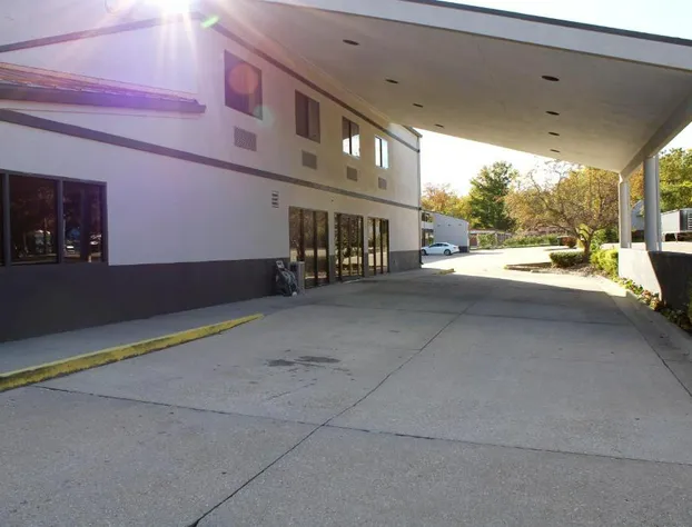 Greenlight Inn & Suites hotel detail image 2