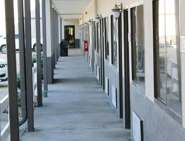 Greenlight Inn & Suites hotel detail image 4