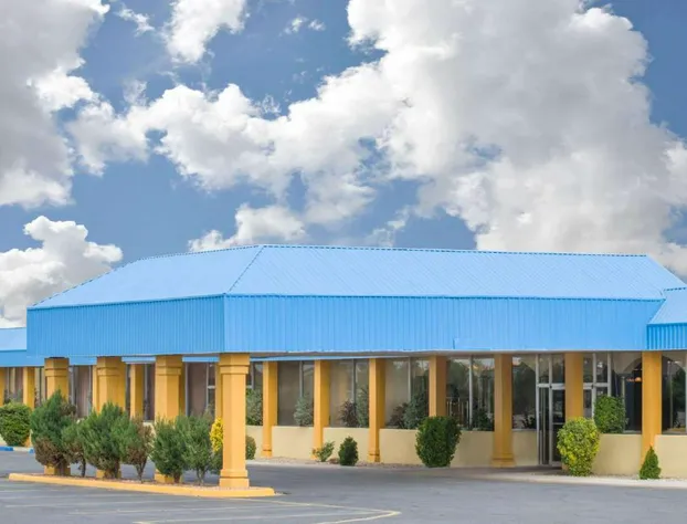Days Inn & Suites by Wyndham Clovis hotel detail image 1