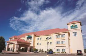 La Quinta Inn & Suites by Wyndham Tucumcari hotel hero