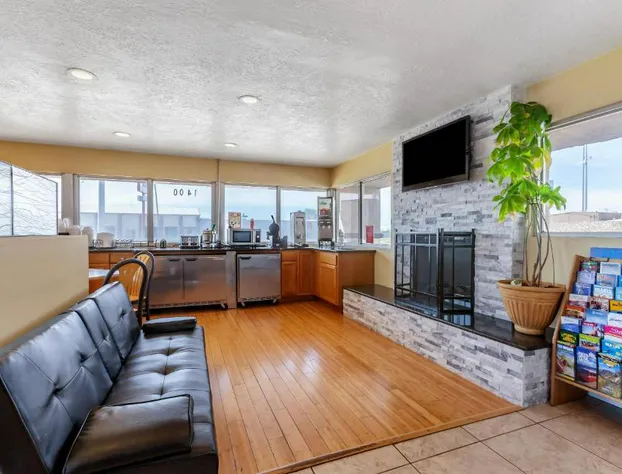 Econo Lodge Clovis hotel detail image 3