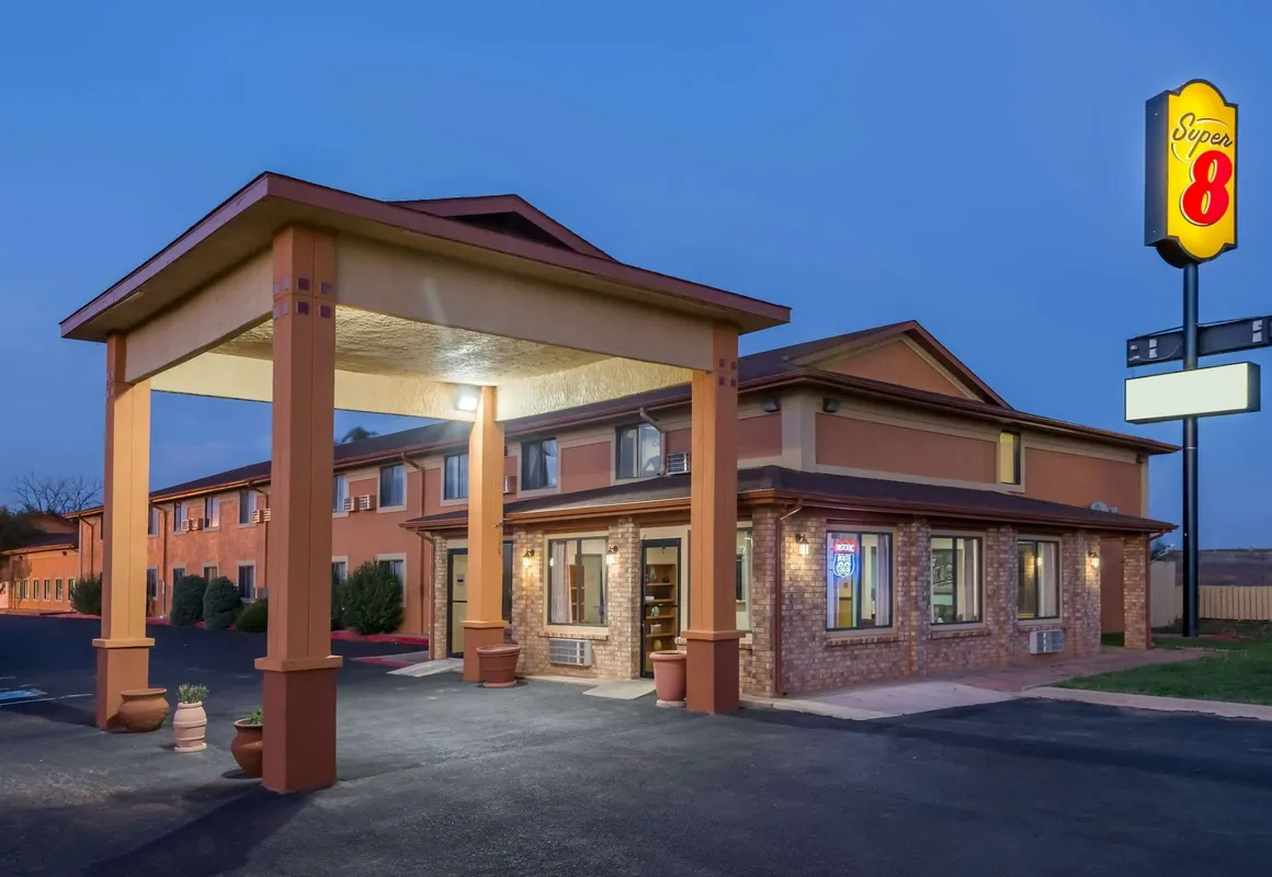 Super 8 by Wyndham Tucumcari hotel hero
