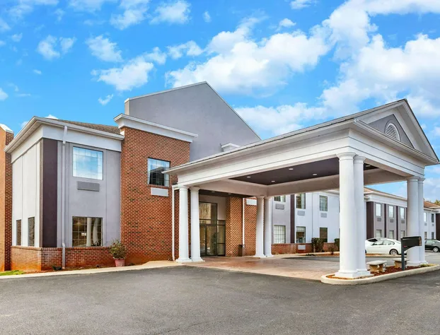 Days Inn by Wyndham Altavista hotel detail image 3