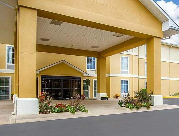 Comfort Inn Poplar Bluff North hotel detail image 2