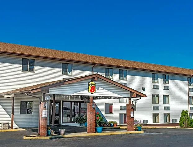 Super 8 by Wyndham Sullivan hotel detail image 1