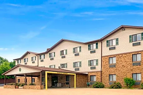 Super 8 by Wyndham St. Clair MO hotel detail image 2