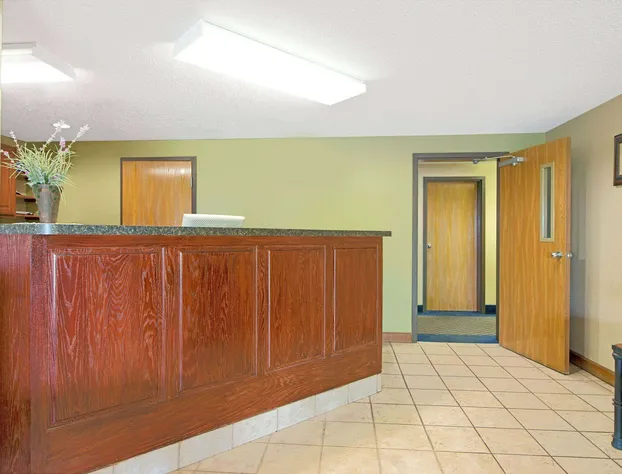 Super 8 by Wyndham St. Clair MO hotel detail image 1