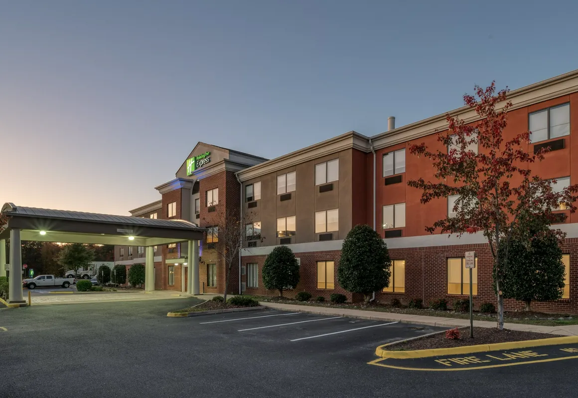Holiday Inn Express & Suites - Thornburg, S. Fredericksburg by IHG hotel hero