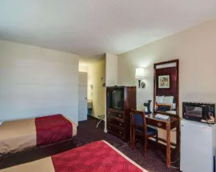 Econo Lodge Glade Springs I-81 hotel detail image 1