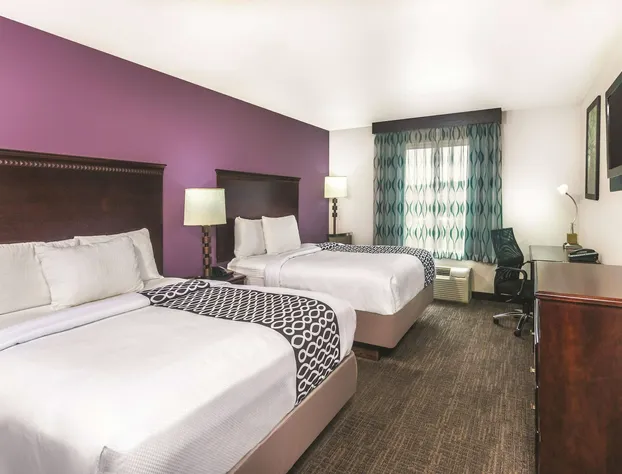 La Quinta Inn & Suites by Wyndham Rome hotel detail image 4