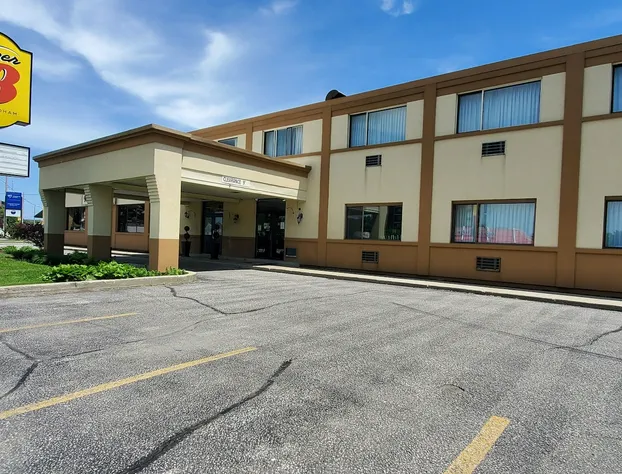 Super 8 by Wyndham Sarnia ON hotel detail image 1