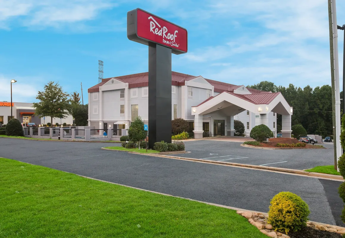 Red Roof Inn & Suites Newnan hotel hero