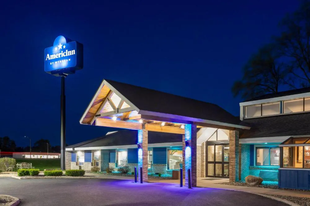 AmericInn by Wyndham Chippewa Falls hotel hero