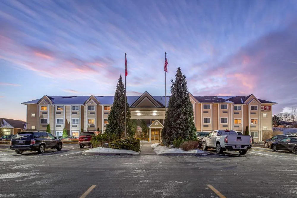 Best Western Plus Woodstock Inn & Suites hotel hero