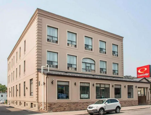 Woodstock Inn and Suites hotel detail image 2