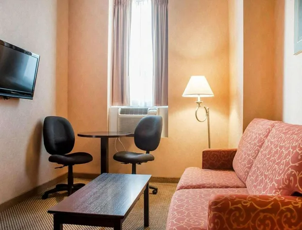 Woodstock Inn and Suites hotel detail image 4