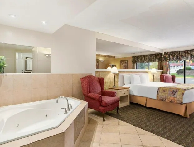 Travelodge by Wyndham Owen Sound hotel detail image 3