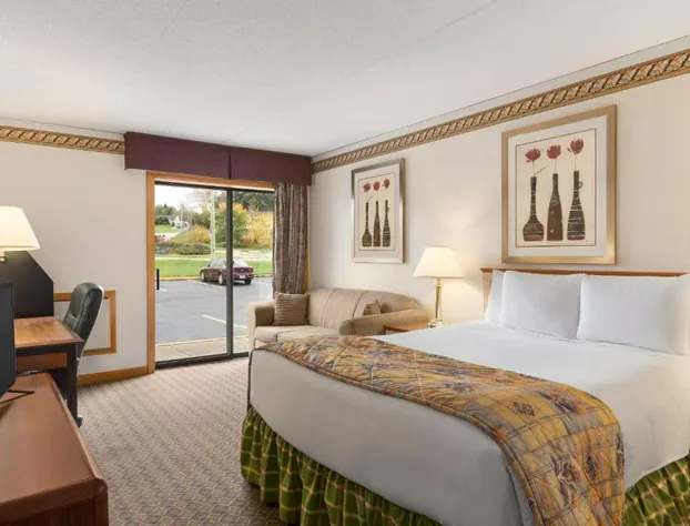 Travelodge by Wyndham Owen Sound hotel detail image 4