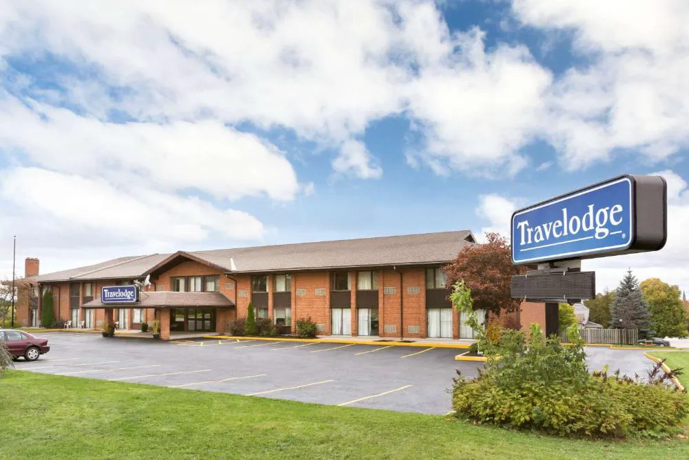 Travelodge by Wyndham Owen Sound hotel hero
