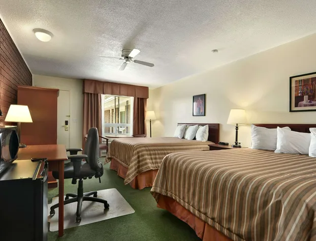 Travelodge by Wyndham Simcoe hotel detail image 4